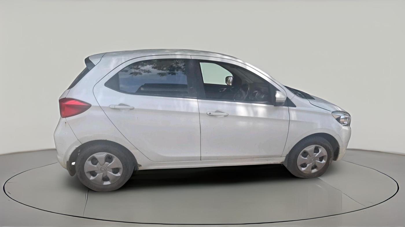 2016 Tata Tiago XZ PETROL, CNG, Manual, 2,57,376 km, exterior