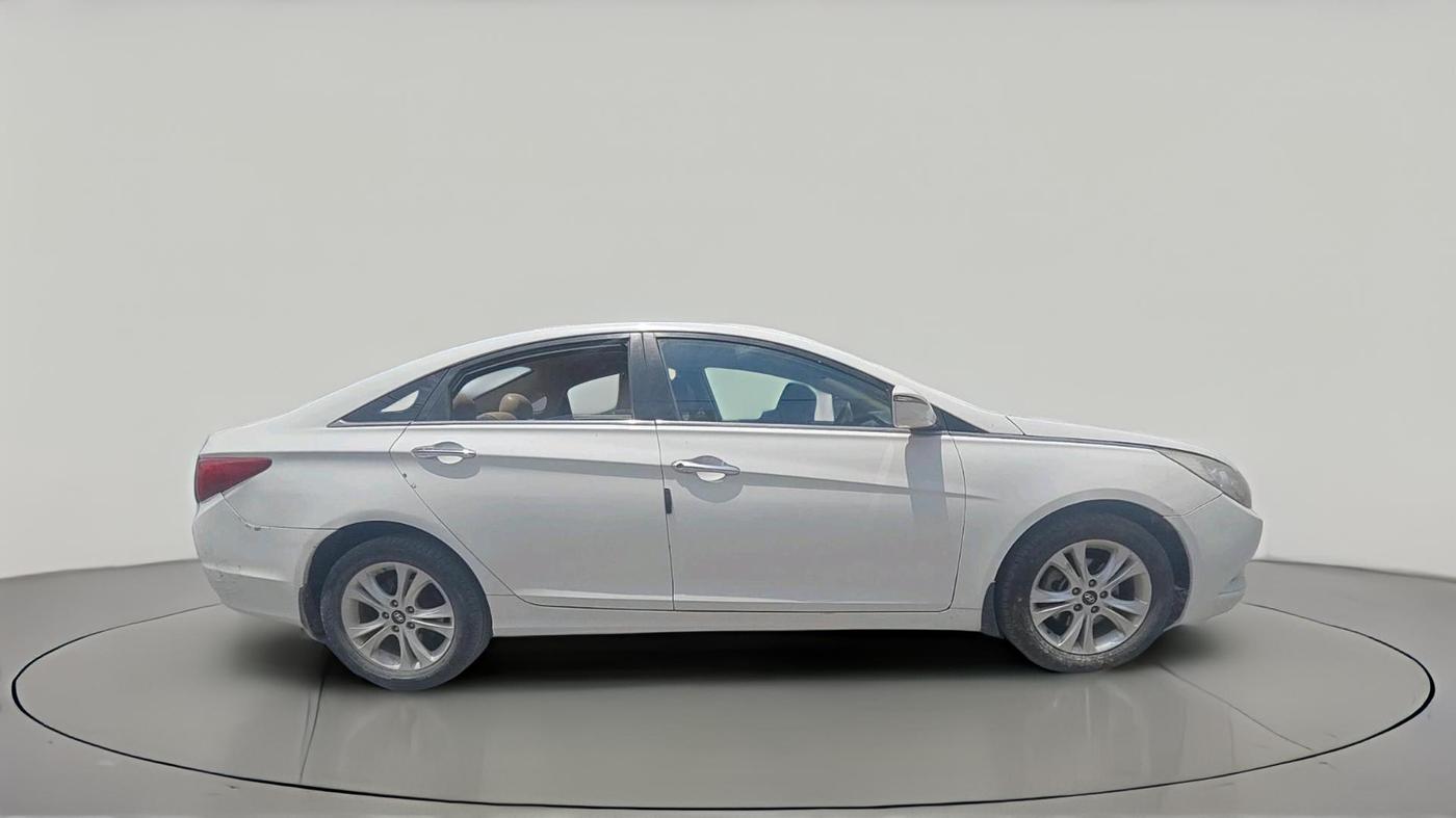 2014 Hyundai Sonata 2.4 GDI MT, Petrol, Manual, 1,06,355 km, exterior