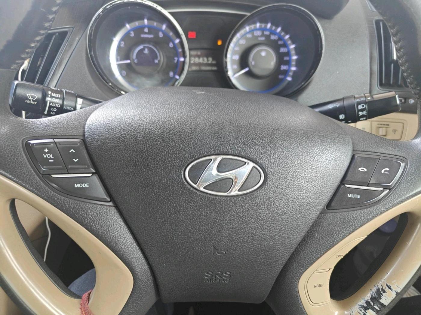 2014 Hyundai Sonata 2.4 GDI MT, Petrol, Manual, 1,06,355 km, interior