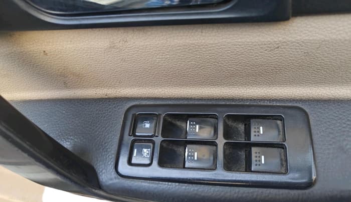 2015 Tata Safari Storme 2.2 EX 4X2, Diesel, Manual, 1,13,368 km, interior