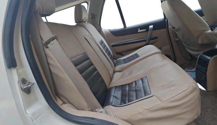 2015 Tata Safari Storme 2.2 EX 4X2, Diesel, Manual, 1,13,368 km, interior
