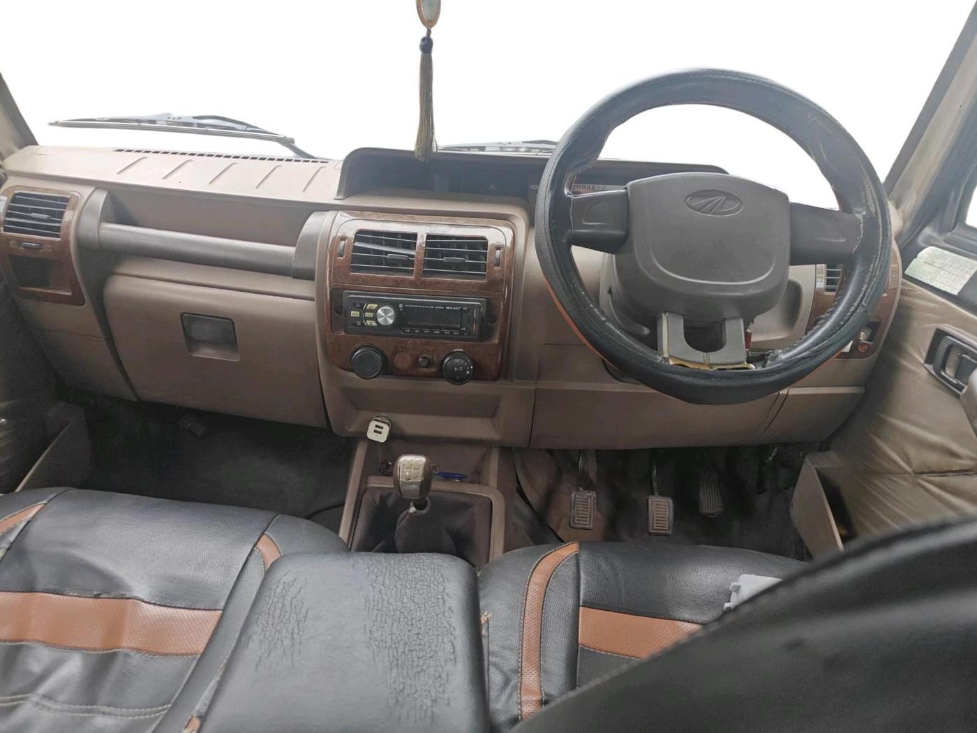2011 Mahindra Bolero SLX BS-III, Diesel, Manual, 61,524 km, interior