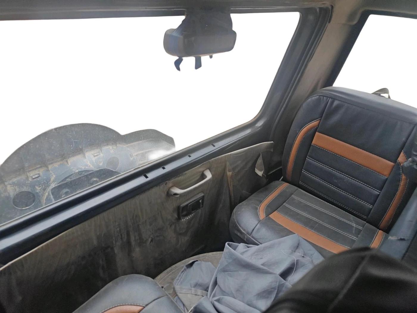 2011 Mahindra Bolero SLX BS-III, Diesel, Manual, 61,524 km, interior
