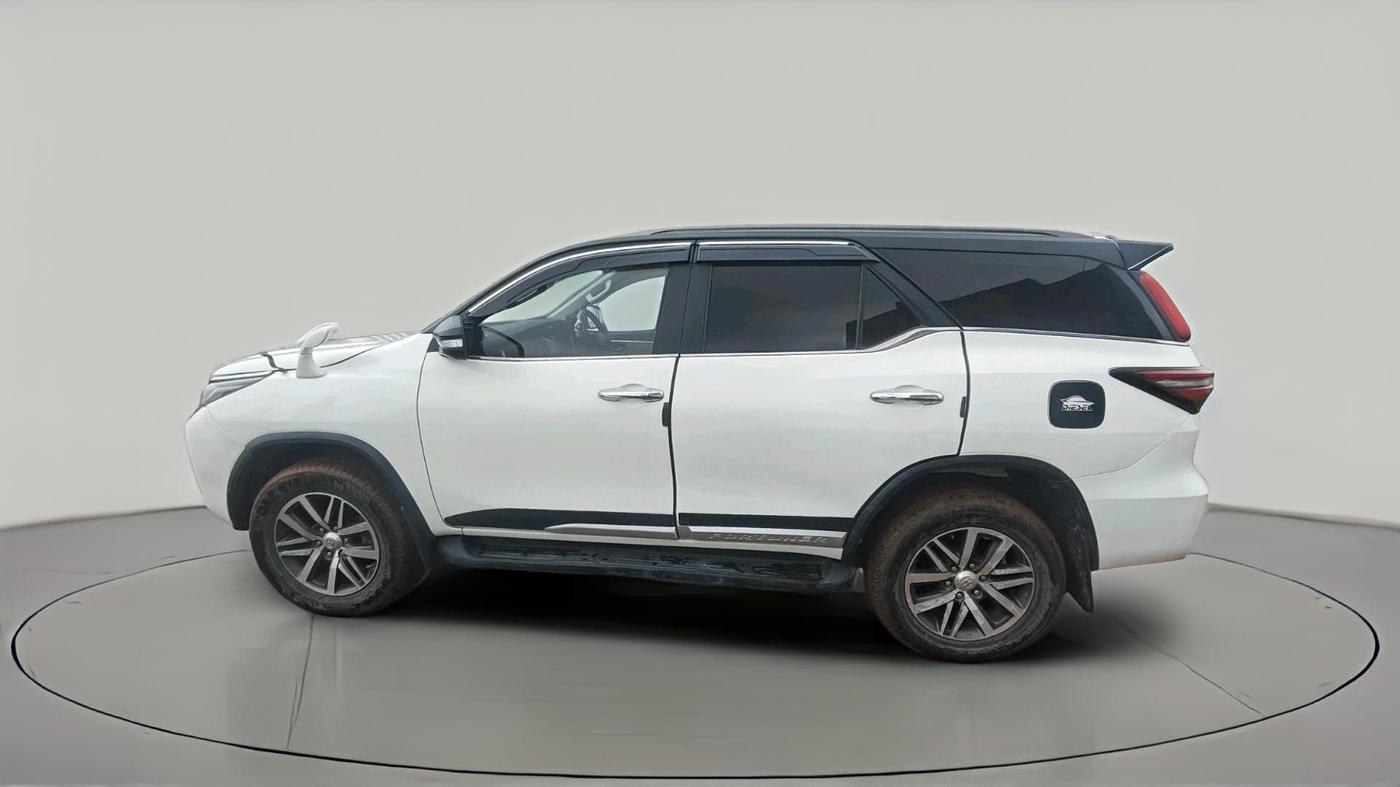 2017 Toyota Fortuner 2.8 4X2 MT, Diesel, Manual, 1,43,054 km, exterior