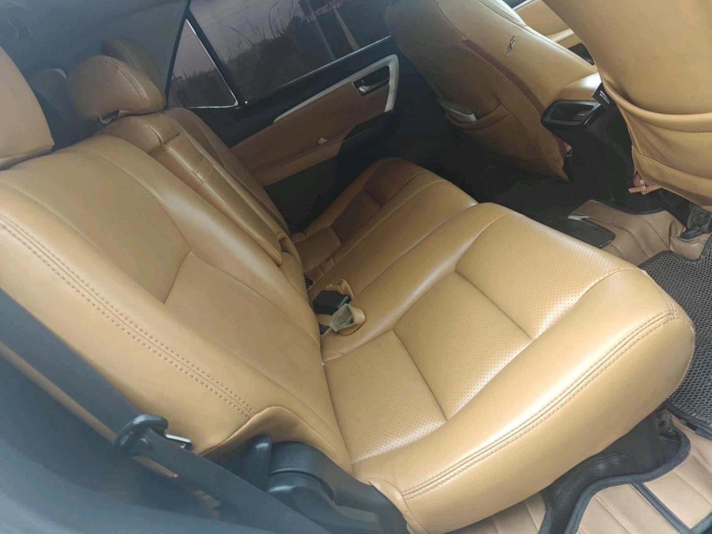 2017 Toyota Fortuner 2.8 4X2 MT, Diesel, Manual, 1,43,054 km, interior