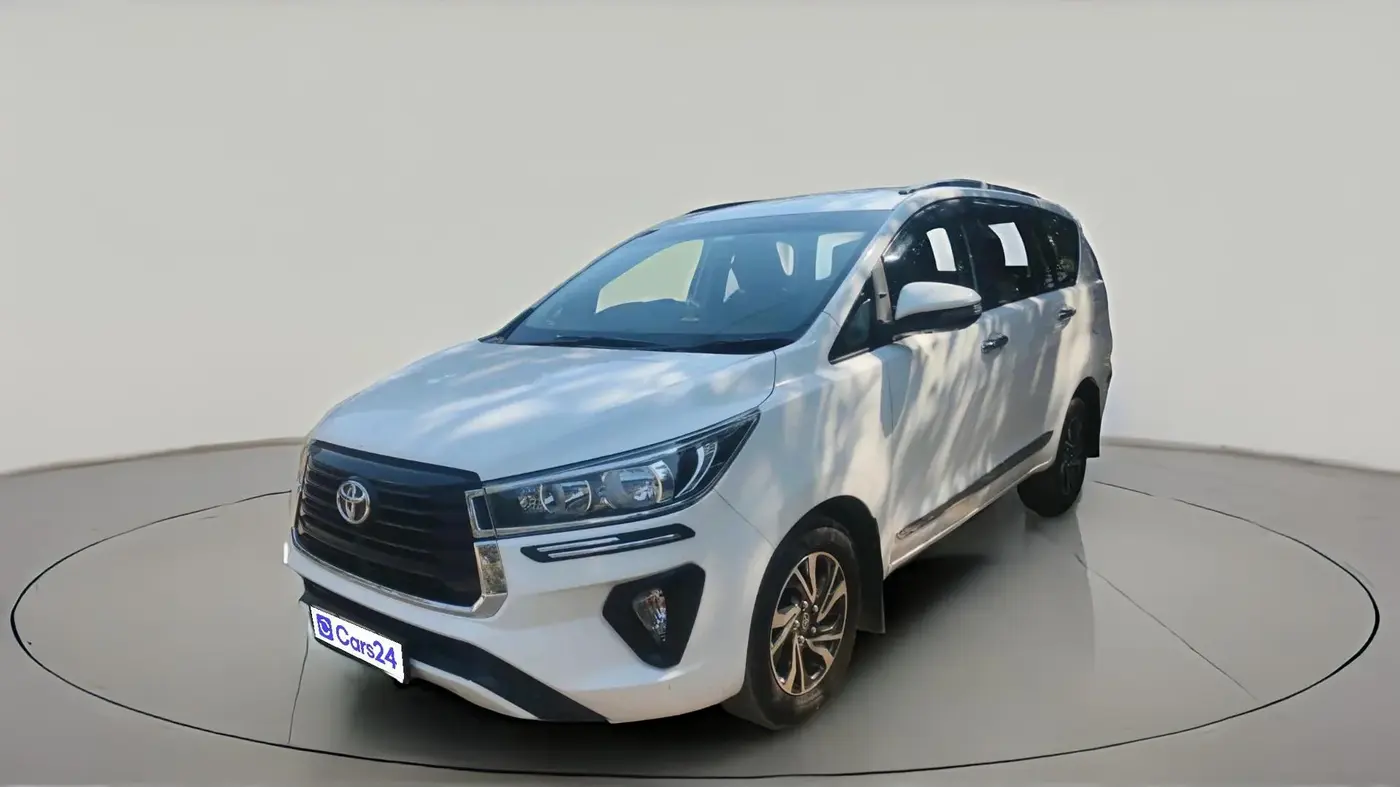 2022 Toyota Innova Crysta 2.4 GX 8 STR, Diesel, Manual, 88,844 km, exterior