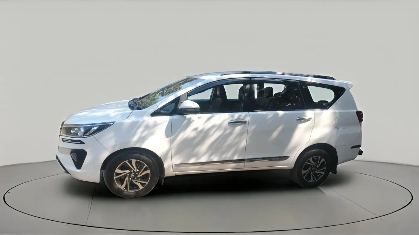 2022 Toyota Innova Crysta 2.4 GX 8 STR, Diesel, Manual, 88,844 km, exterior