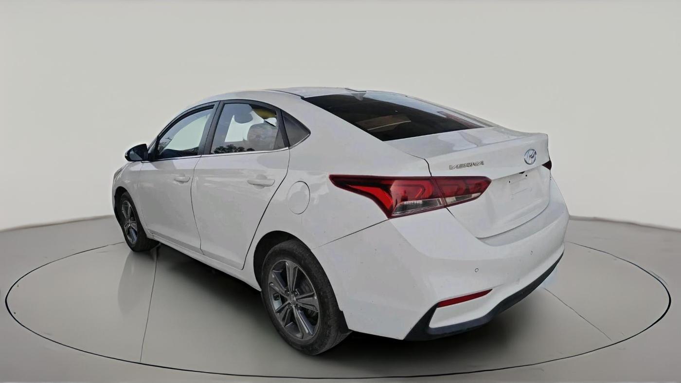 2018 Hyundai Verna 1.6 CRDI SX, Diesel, Manual, 1,32,096 km, exterior