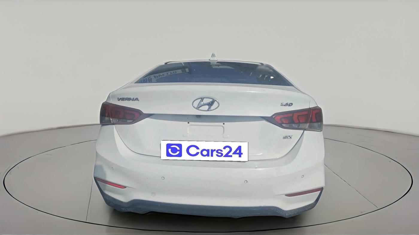 2018 Hyundai Verna 1.6 CRDI SX, Diesel, Manual, 1,32,096 km, exterior
