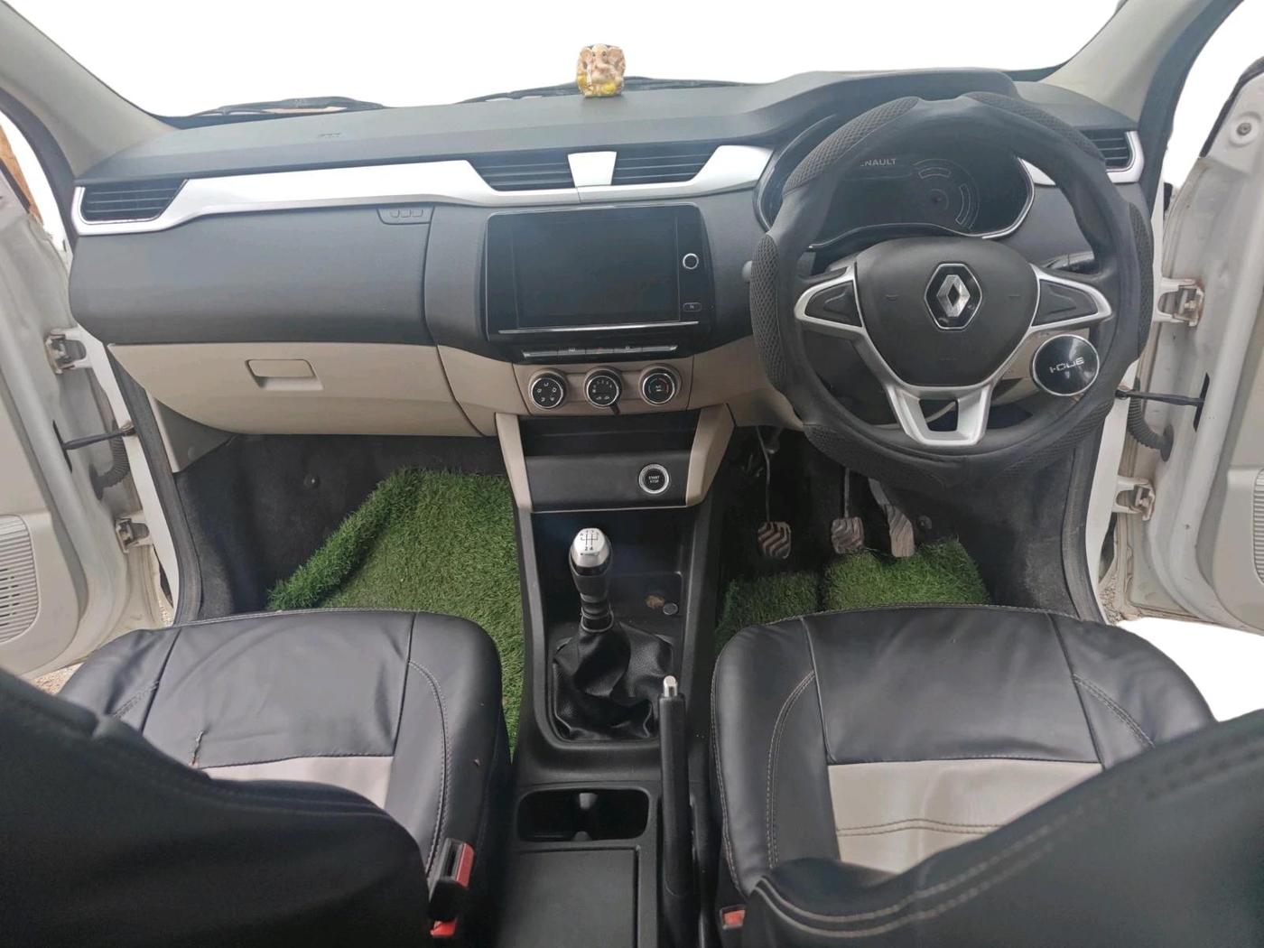 2020 Renault TRIBER RXZ, Petrol, Manual, 1,24,943 km, interior