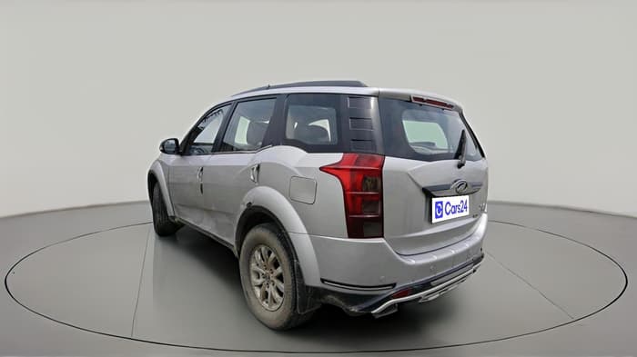 2017 Mahindra XUV500 W10 AWD, Diesel, Manual, 1,56,475 km, exterior