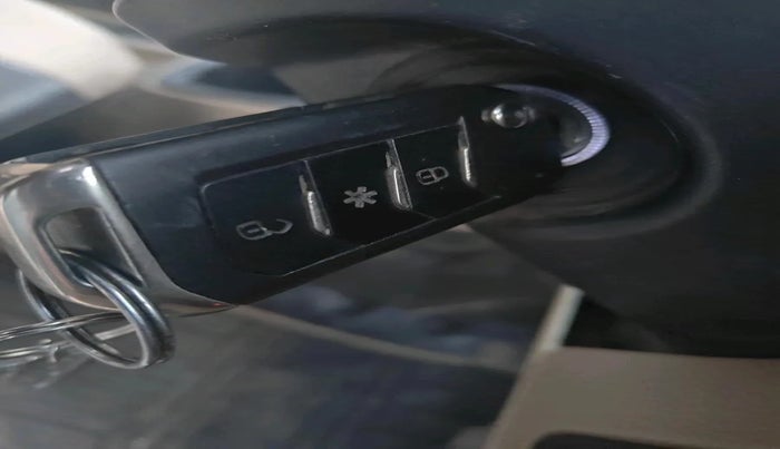 2021 Mahindra BOLERO NEO N 8, Diesel, Manual, 1,38,649 km, interior