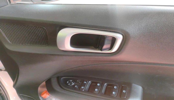 2020 Hyundai VENUE SX PLUS 1.0 TURBO DCT, Petrol, Automatic, 97,443 km, interior