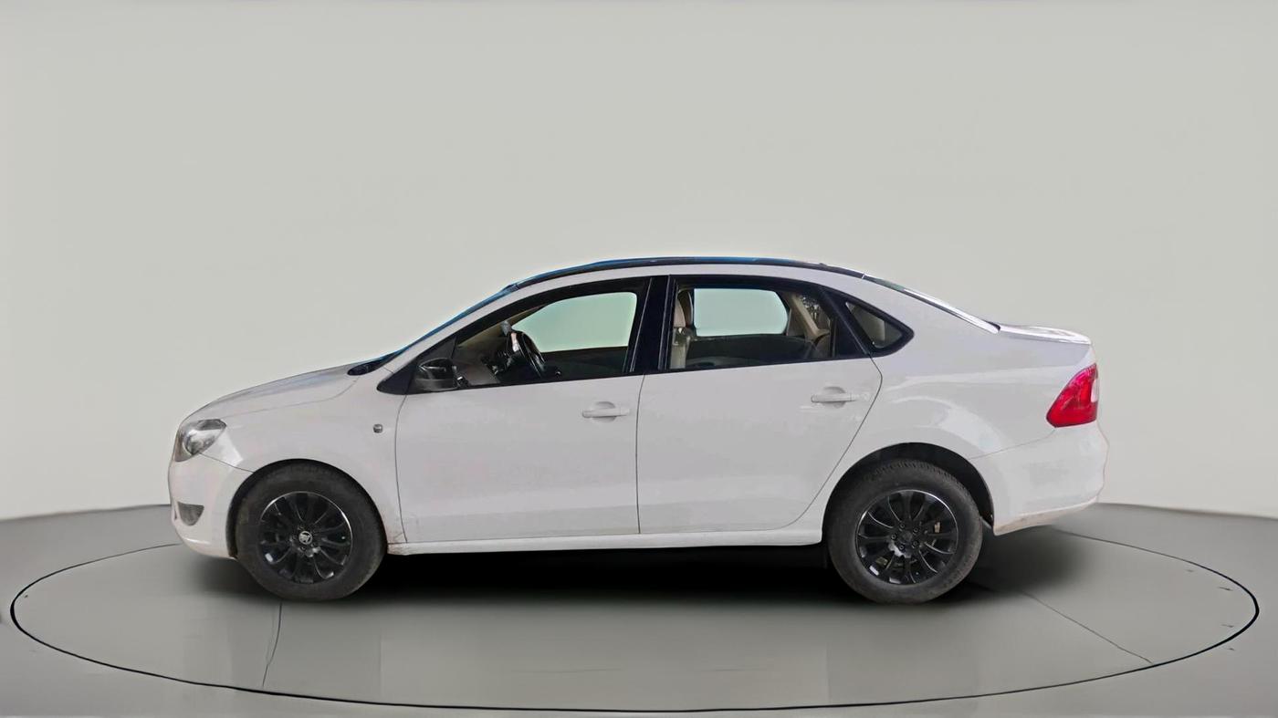 2015 Skoda Rapid 1.5 TDI CR ELEGANCE AT, Diesel, Automatic, 1,35,000 km, exterior