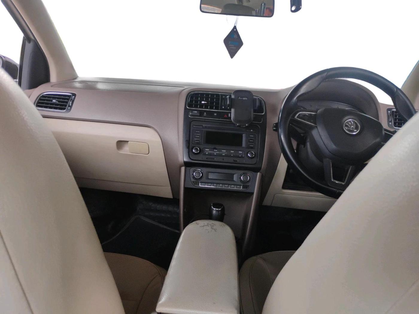 2015 Skoda Rapid 1.5 TDI CR ELEGANCE AT, Diesel, Automatic, 1,35,000 km, interior