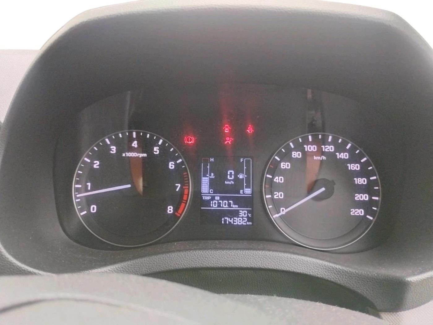 2016 Hyundai Creta E PLUS 1.6 PETROL, Petrol, Manual, 1,74,382 km, interior