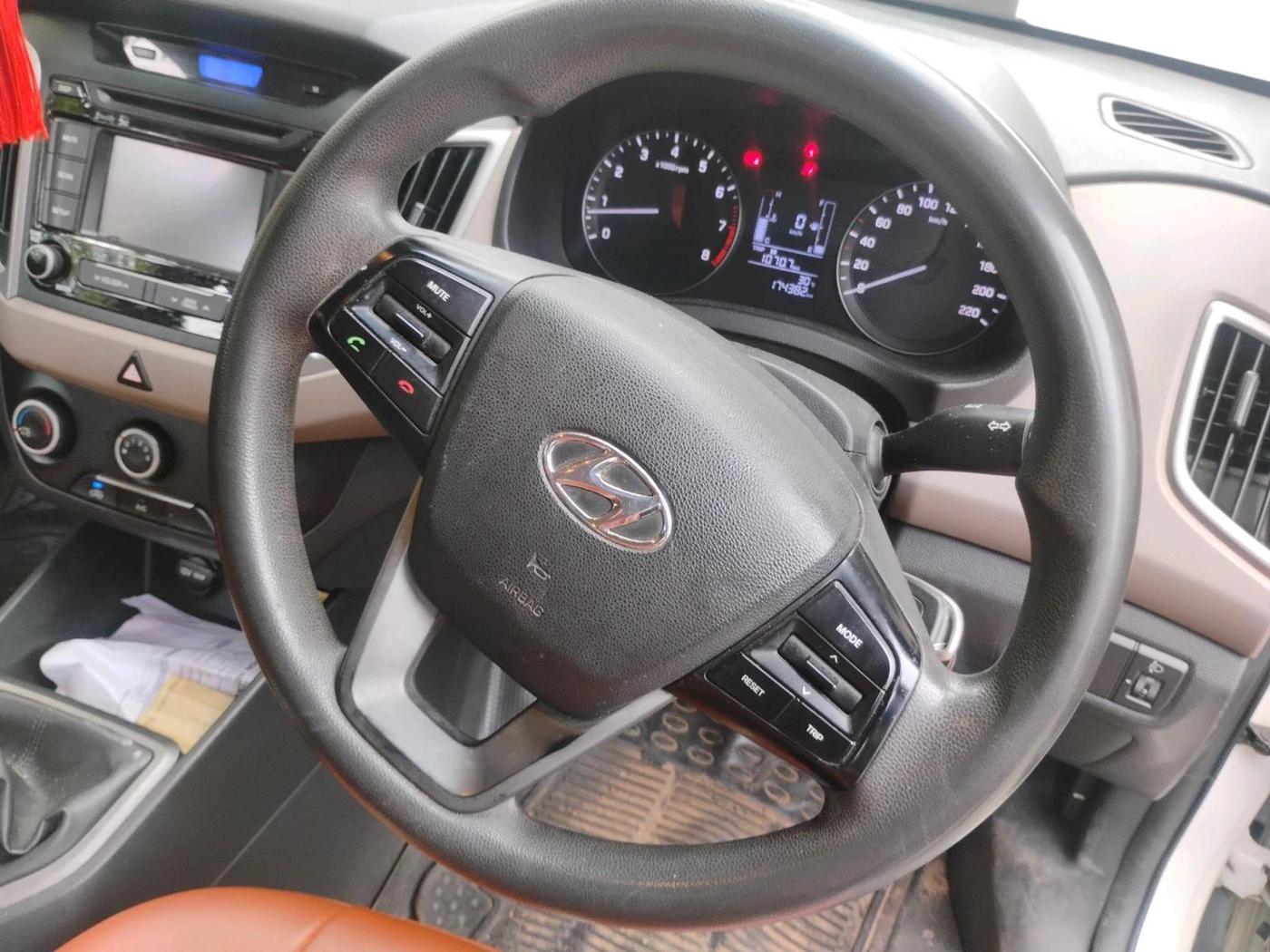 2016 Hyundai Creta E PLUS 1.6 PETROL, Petrol, Manual, 1,74,382 km, interior