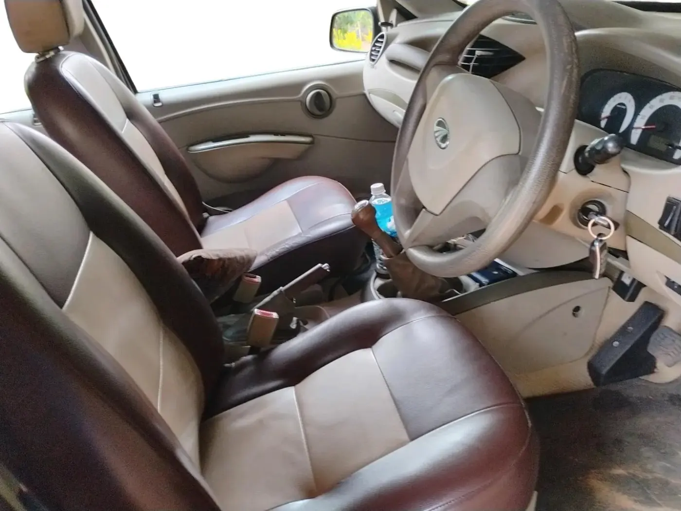 2013 Mahindra Quanto C6, Diesel, Manual, 85,570 km, interior