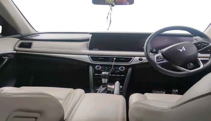 2023 Mahindra XUV700 AX 7 D AT 7 STR, Diesel, Automatic, 93,593 km, interior