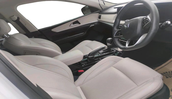 2023 Mahindra XUV700 AX 7 D AT 7 STR, Diesel, Automatic, 93,593 km, interior