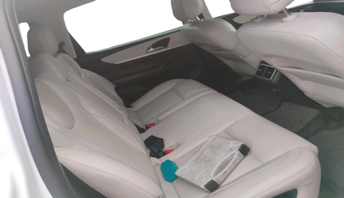 2023 Mahindra XUV700 AX 7 D AT 7 STR, Diesel, Automatic, 93,593 km, interior