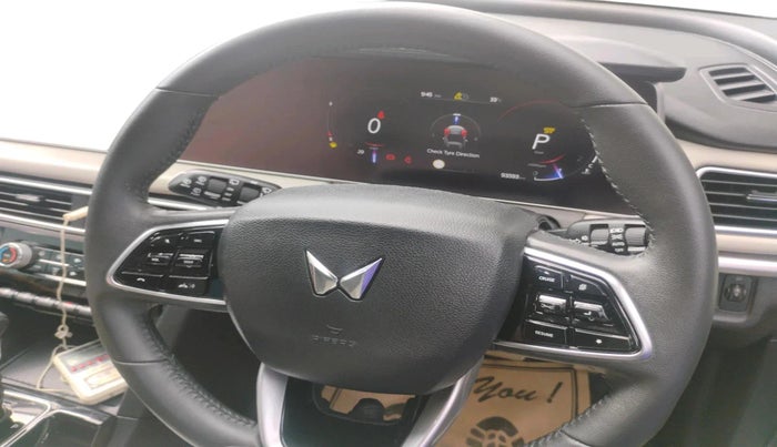 2023 Mahindra XUV700 AX 7 D AT 7 STR, Diesel, Automatic, 93,593 km, interior