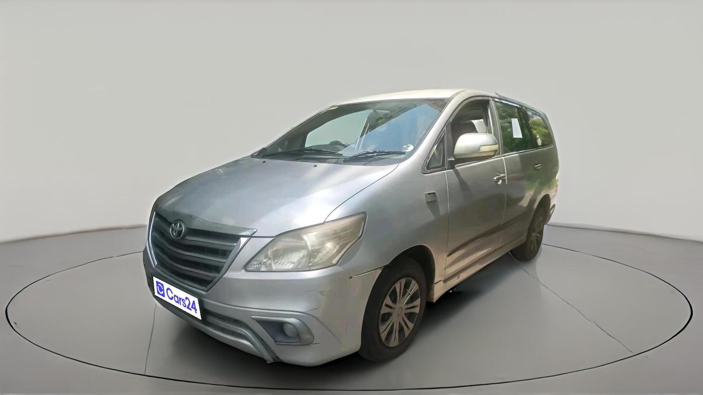 2012 Toyota Innova 2.5 GX 7 STR, Diesel, Manual, 3,14,431 km, exterior