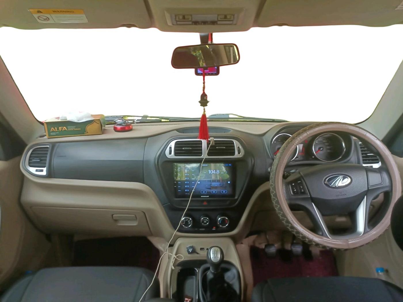 2017 Mahindra TUV300 T8, Diesel, Manual, 96,821 km, interior