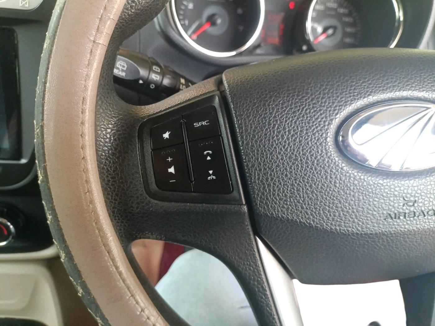 2017 Mahindra TUV300 T8, Diesel, Manual, 96,821 km, interior