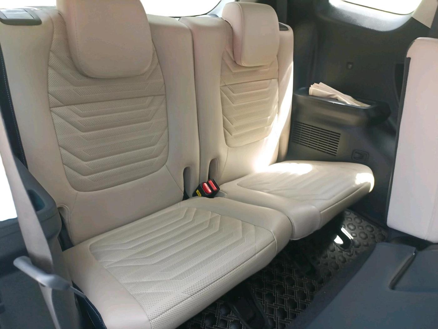 2023 KIA CARENS LUXURY PLUS 1.5 DIESEL AT 7 STR, Diesel, Automatic, 26,849 km, interior