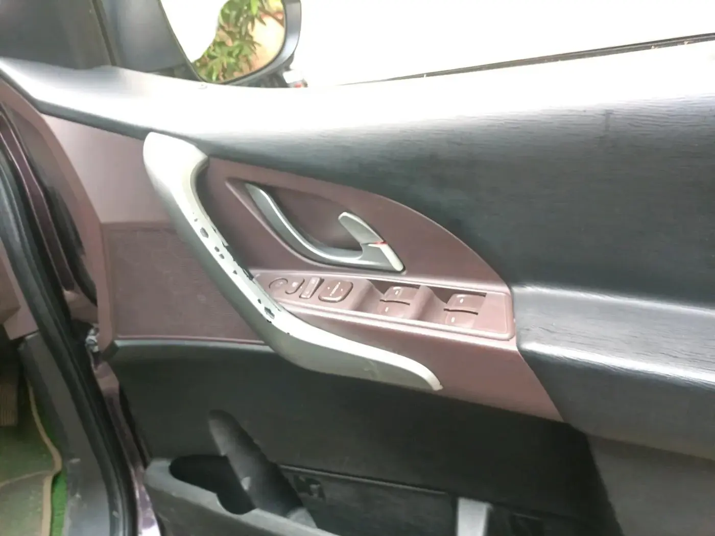 2014 Mahindra XUV500 W8, Diesel, Manual, 1,22,387 km, interior