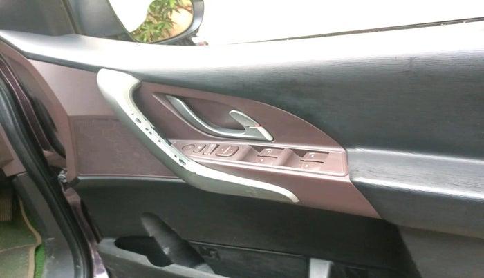 2014 Mahindra XUV500 W8, Diesel, Manual, 1,22,387 km, interior
