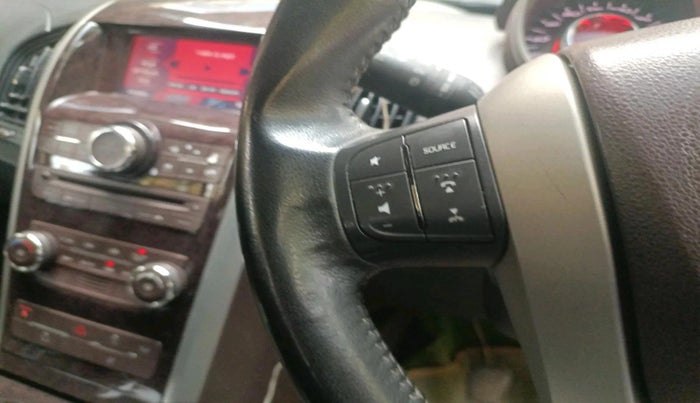 2014 Mahindra XUV500 W8, Diesel, Manual, 1,22,387 km, interior