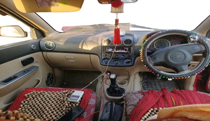 2013 Chevrolet Enjoy 1.4 LS 7 STR, Petrol, Manual, 1,32,074 km, interior