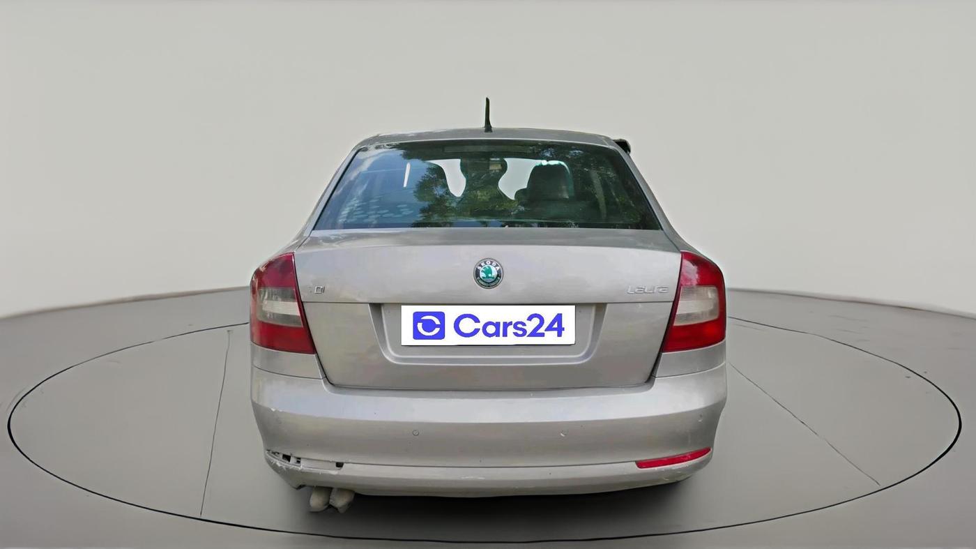 2011 Skoda Laura AMBIENTE 2.0 TDI CR MT, Diesel, Manual, 1,73,557 km, exterior