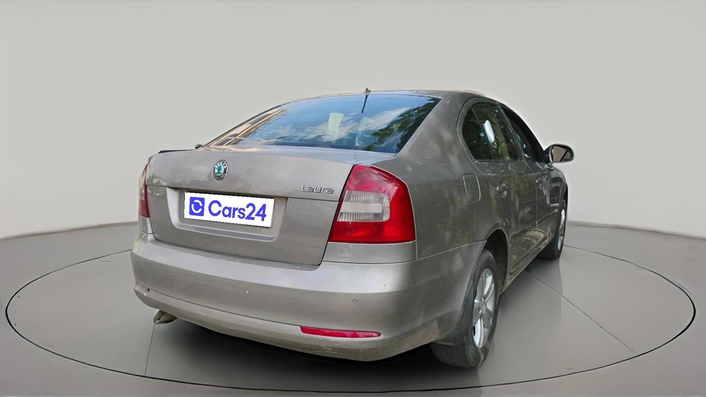 2011 Skoda Laura AMBIENTE 2.0 TDI CR MT, Diesel, Manual, 1,73,557 km, exterior