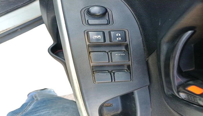 2015 Maruti S Cross DELTA 1.3, Diesel, Manual, 1,06,178 km, interior