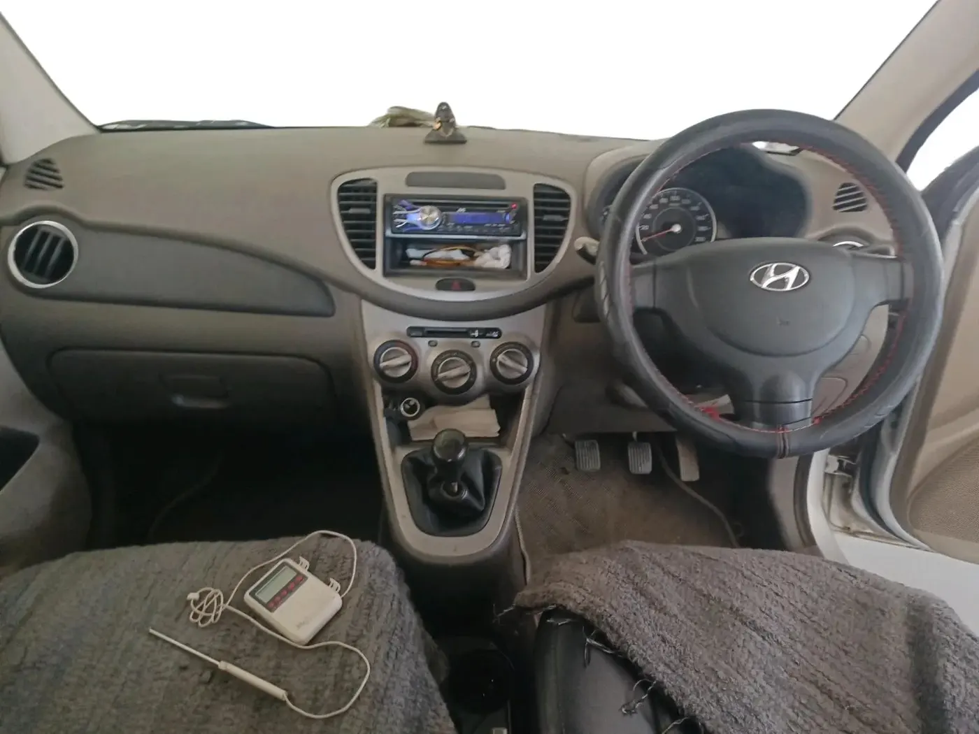 2013 Hyundai i10 MAGNA 1.2, Petrol, Manual, 61,000 km, interior
