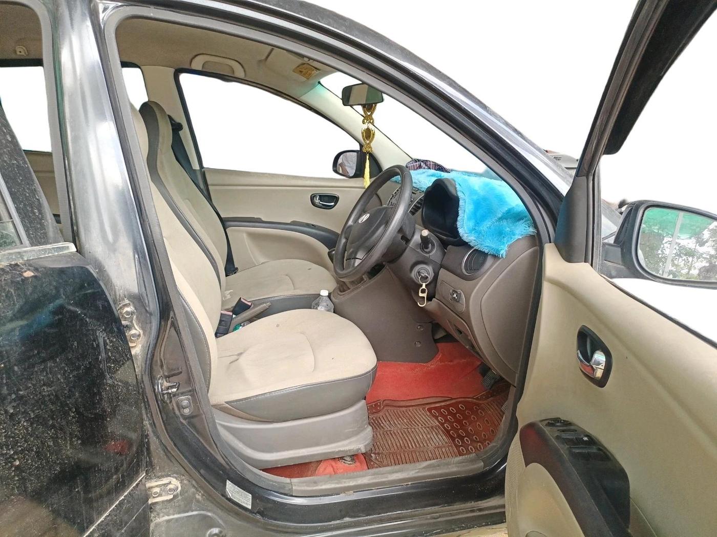 2011 Hyundai i10 SPORTZ 1.2, CNG, Manual, 52,036 km, interior