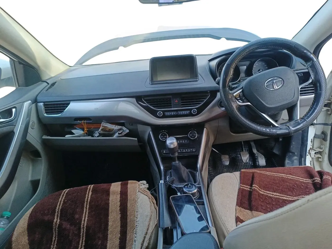 2017 Tata NEXON XZ PLUS DIESEL, Diesel, Manual, 1,52,535 km, interior