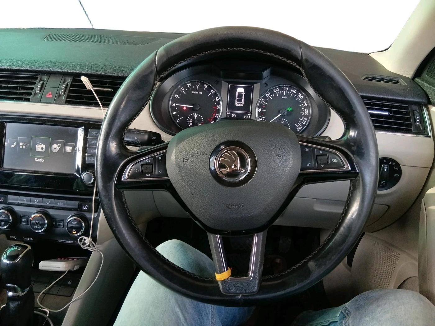 2016 Skoda Octavia 2.0 TDI CR STYLE PLUS AT, Diesel, Automatic, 1,74,284 km, interior