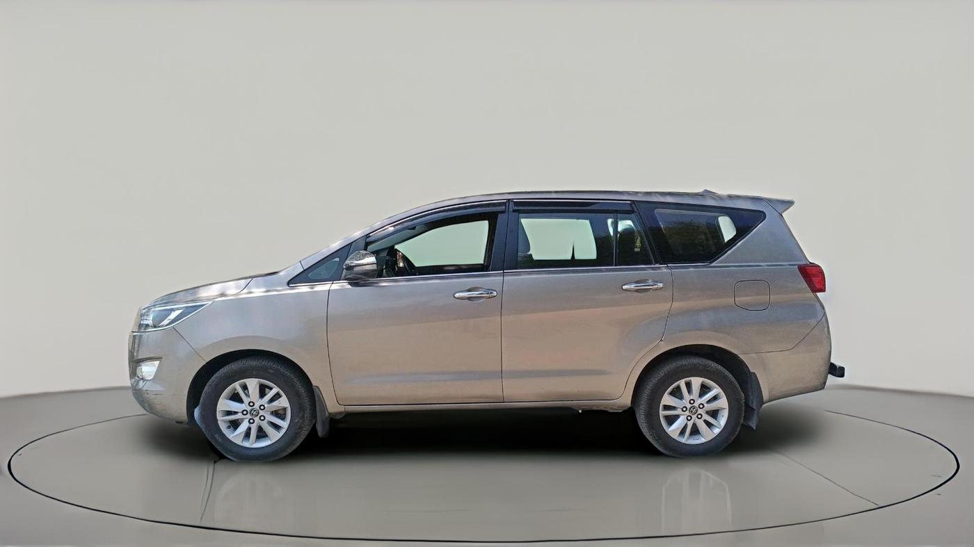 2017 Toyota Innova Crysta 2.8 ZX AT 7 STR, Diesel, Automatic, 2,52,112 km, exterior