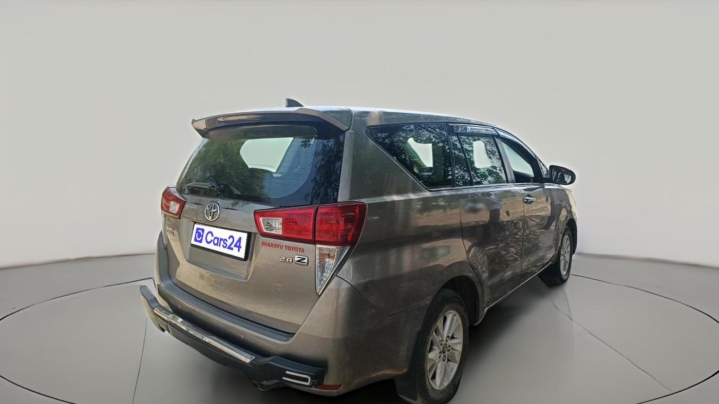 2017 Toyota Innova Crysta 2.8 ZX AT 7 STR, Diesel, Automatic, 2,52,112 km, exterior