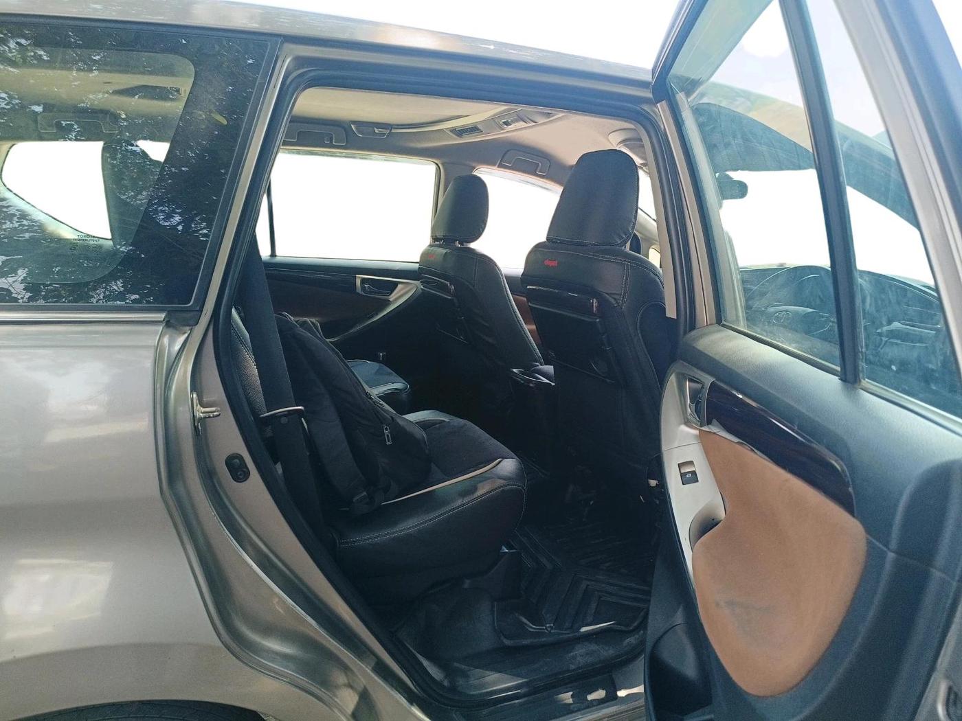2017 Toyota Innova Crysta 2.8 ZX AT 7 STR, Diesel, Automatic, 2,52,112 km, interior