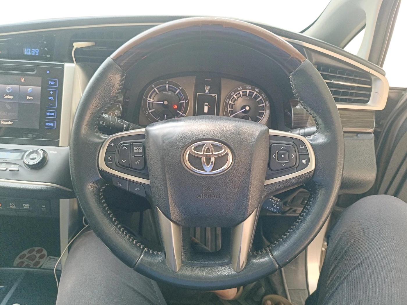 2017 Toyota Innova Crysta 2.8 ZX AT 7 STR, Diesel, Automatic, 2,52,112 km, interior