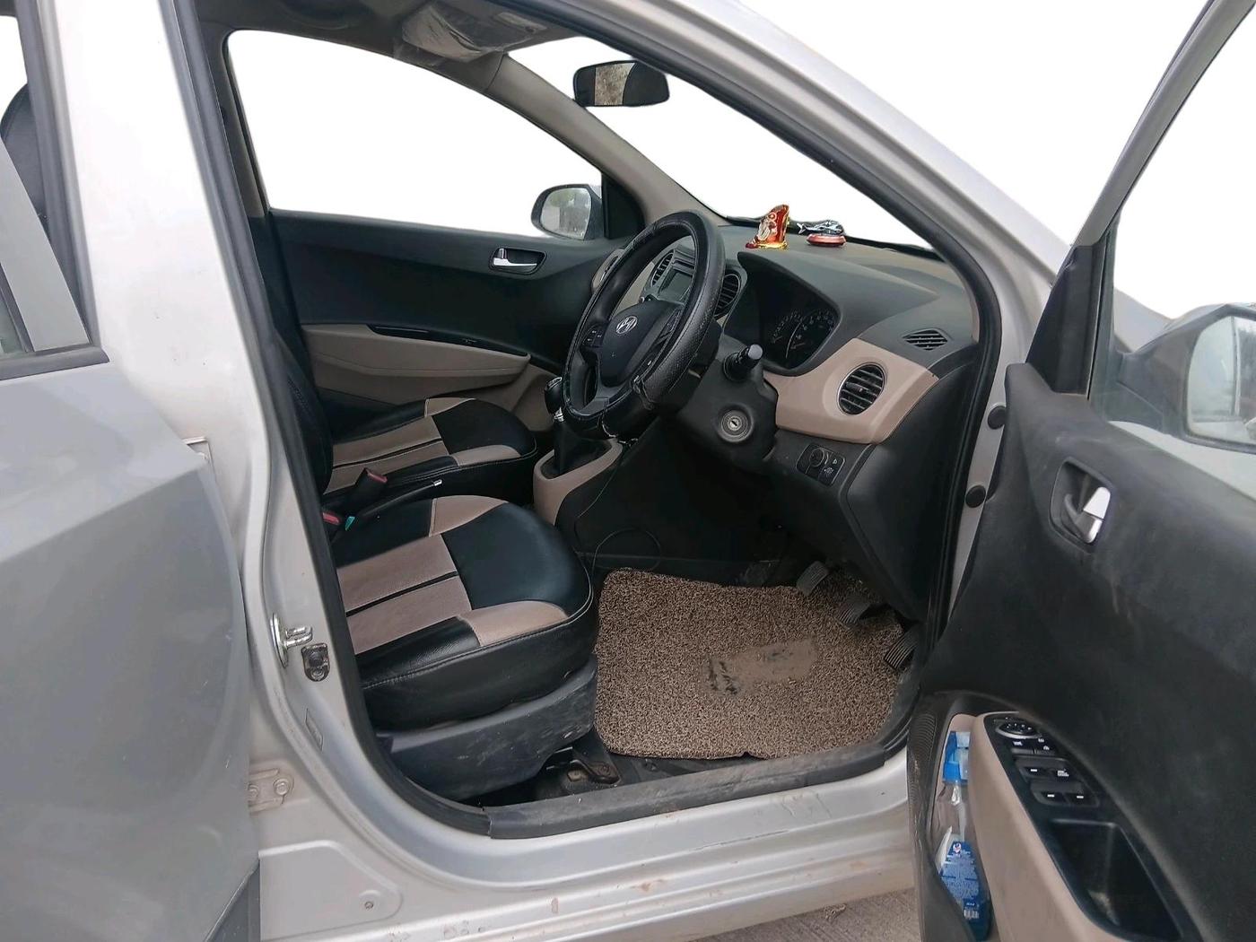 2016 Hyundai Grand i10 SPORTZ 1.2 KAPPA VTVT, CNG, Manual, 83,006 km, interior