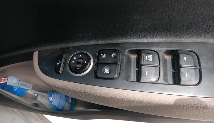 2016 Hyundai Grand i10 SPORTZ 1.2 KAPPA VTVT, CNG, Manual, 83,006 km, interior
