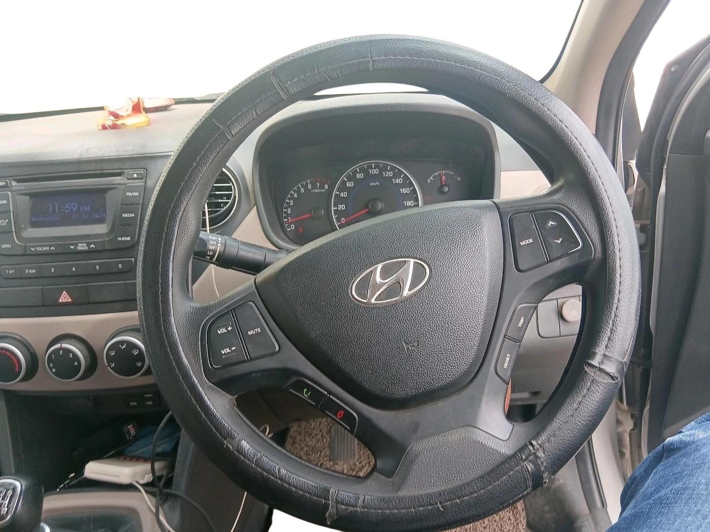 2016 Hyundai Grand i10 SPORTZ 1.2 KAPPA VTVT, CNG, Manual, 83,006 km, interior