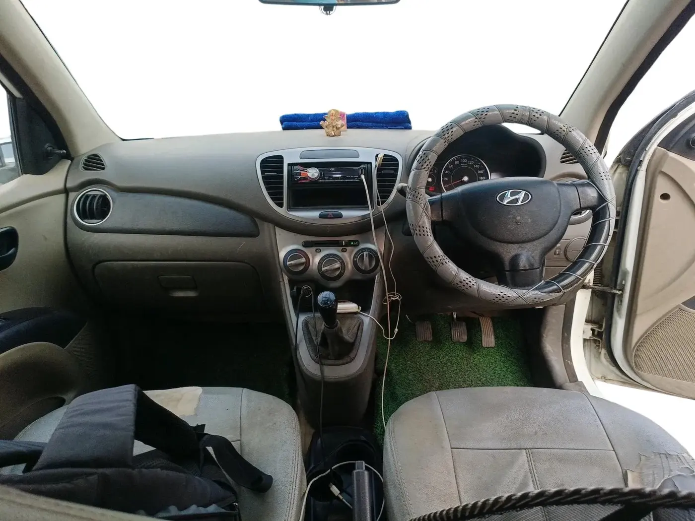 2012 Hyundai i10 ERA 1.1, Petrol, Manual, 1,20,600 km, interior