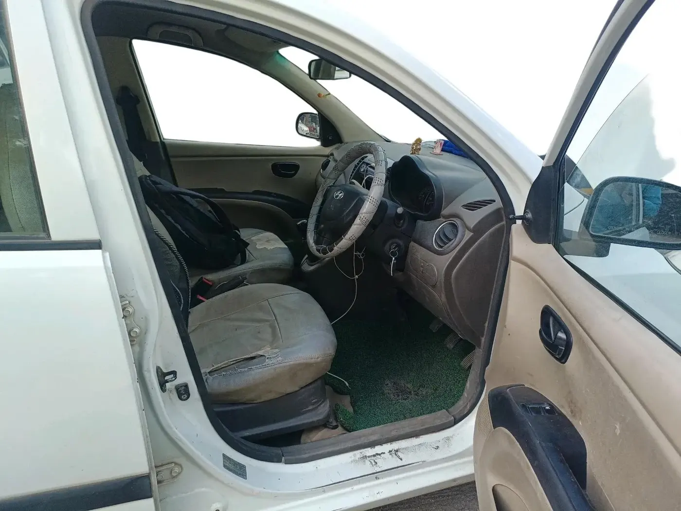 2012 Hyundai i10 ERA 1.1, Petrol, Manual, 1,20,600 km, interior